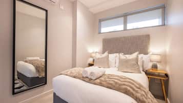 2 habitaciones, tabla de planchar con plancha, internet y ropa de cama