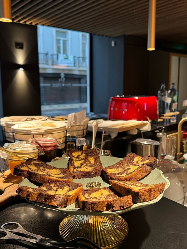 Desayuno a la carta diario (EUR 15 por persona)