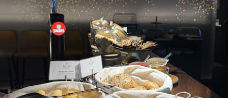 Petit déjeuner préparé sur commande (15 EUR par personne)