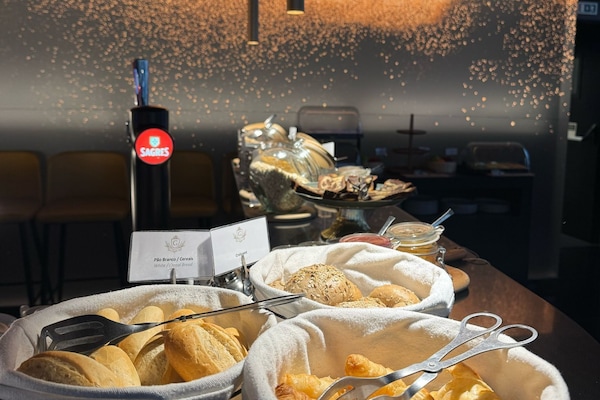 Daily cooked-to-order breakfast (EUR 15 per person)