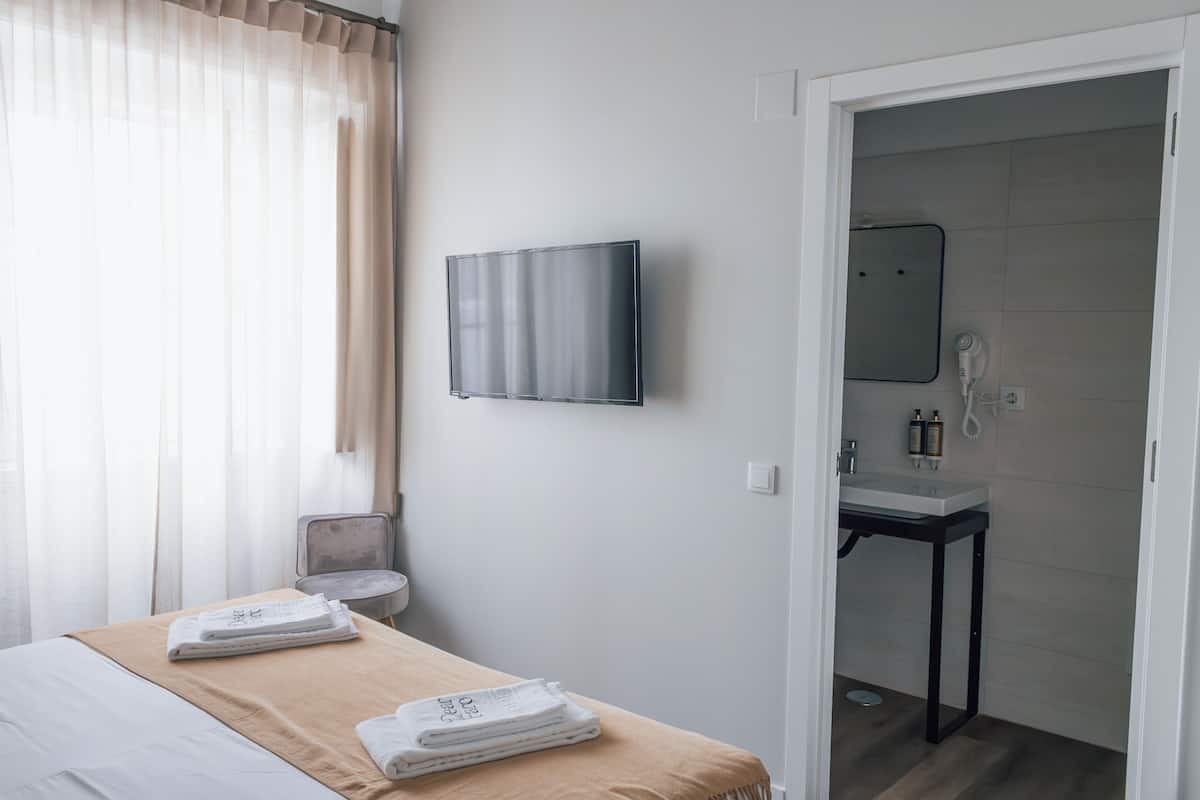 Duplo/Twin with Private bathroom | Caja fuerte, tabla de planchar con plancha, wifi gratis