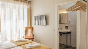 Safe på rommet, strykejern/-brett og wi-fi (inkludert)