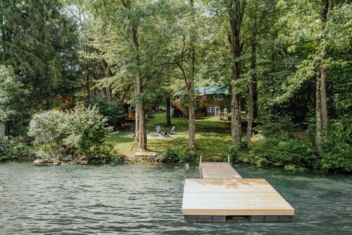 Lakefront Swan Lake Retreat • Fire Pit, Deck & Cabana