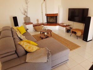 Smart TV, fireplace - "casa Sabine" Ferienhaus mit Großen Pool für Max. 10 Personen (Moncarapacho)