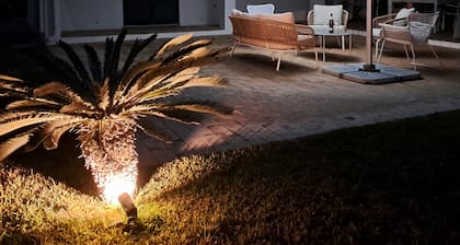 "casa Sabine" Ferienhaus mit GroĂen Pool fĂŒr Max. 10 Personen