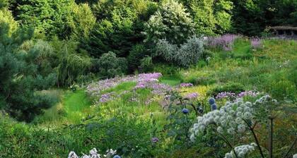 Cottage for 2 situated within the famous Jardin de Berchigranges