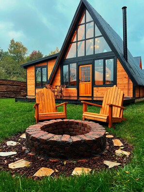 Cabin Cao cấp | Minibar, trang trí khác biệt, trang bị nội thất với thiết kế riêng biệt 