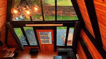 Luxury Cabin | Minibar, individually decorated, individually furnished, desk
