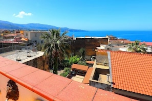 View from property - Maison Rosa (Meta)