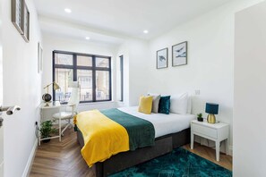 Basic Apartment, Multiple Beds - The West London Luxury Apartment (London)