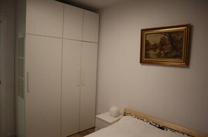 1 bedroom, iron/ironing board, WiFi, bed sheets - Moon landing by the Sea
 (L'Escala)