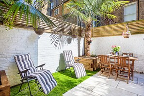 ベーシック アパートメント キングベッド 1 台ソファーベッド付き | 外観