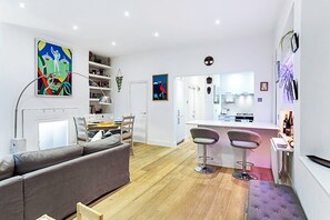 Basic Apartment, 1 King Bed with Sofa bed | Interior - Luxurious Victorian Home (London)
