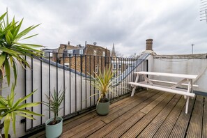 Basic Apartment, Multiple Beds | Exterior - Stylish Kings-cross Maisonette (London)