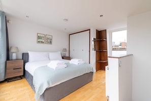 Basic Apartment, Multiple Beds | 2 bedrooms, desk, laptop workspace, iron/ironing board - Stylish Kings-cross Maisonette (London)