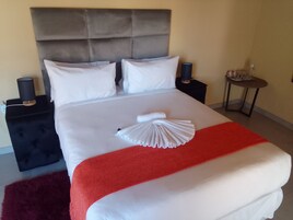 Comfort Double Room | Desk, iron/ironing board, free WiFi