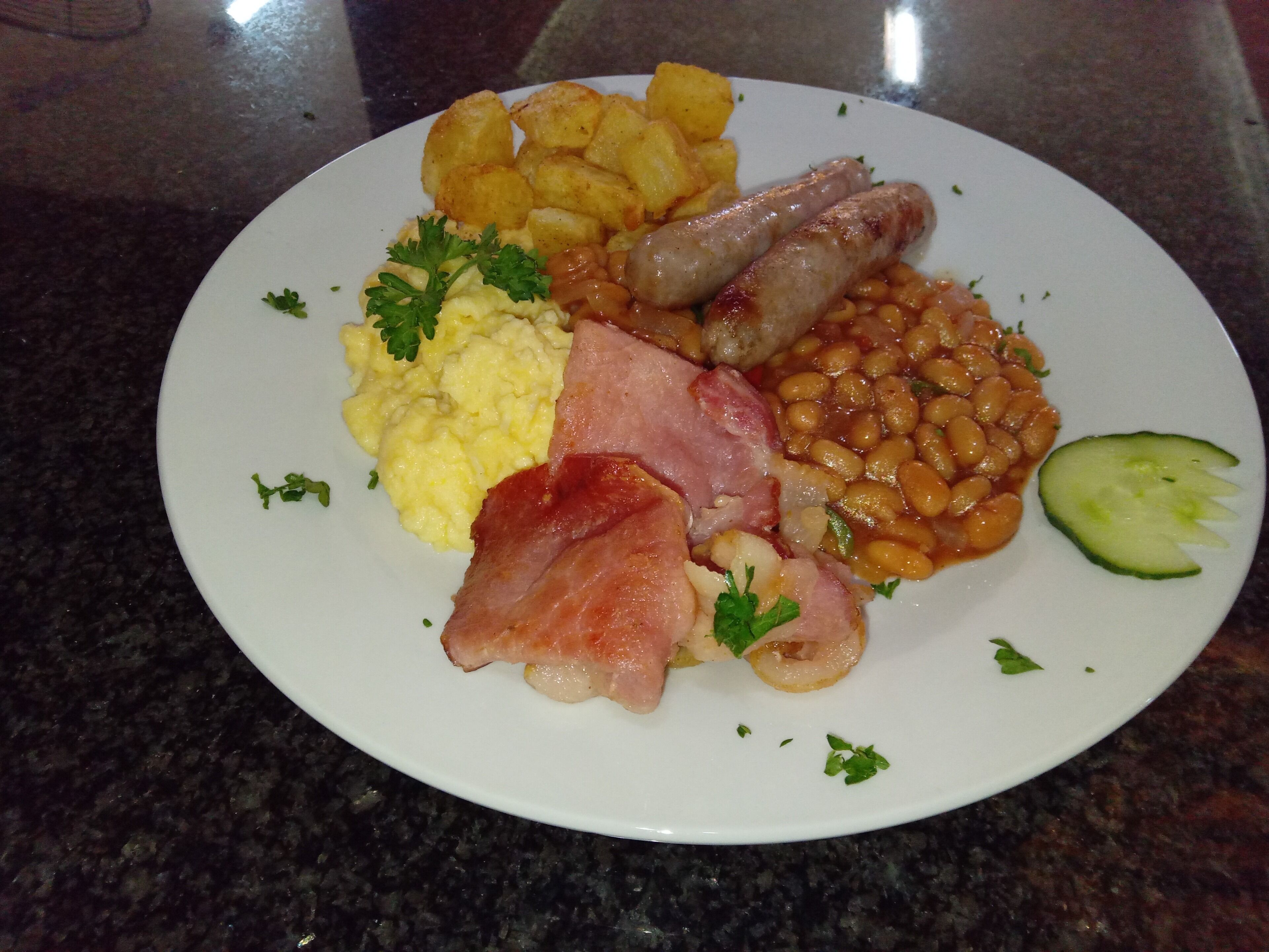 free daily english breakfast