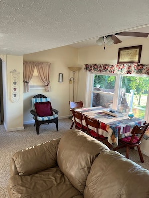 Smart TV, DVD player - Lake Front Cabin on Seneca Lake.  Come play in the lake.
Sleeps 8, 5 beds (Senecaville)