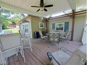 Outdoor dining - Lake Front Cabin on Seneca Lake.  Come play in the lake.
Sleeps 8, 5 beds (Senecaville)