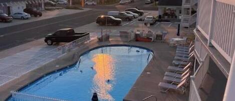 室外泳池、暖水池