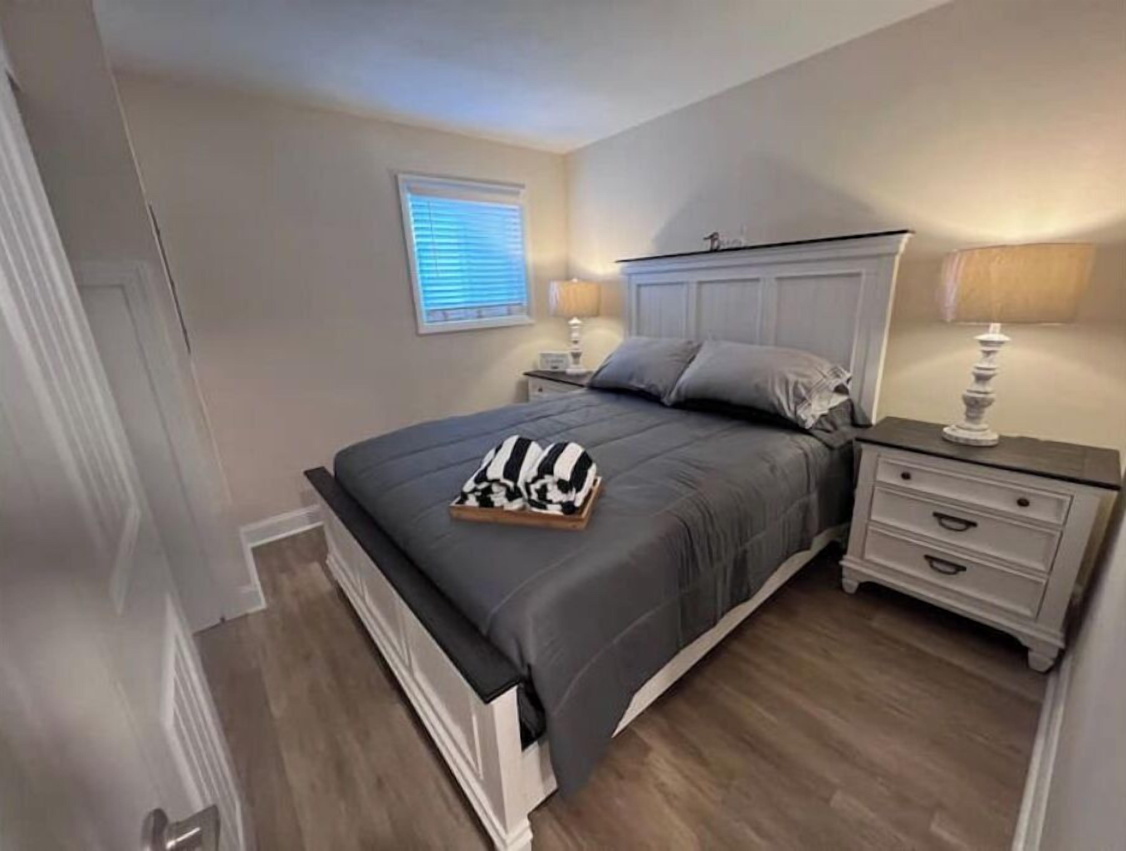 1 slaapkamer, een strijkplank/strijkijzer, gratis wifi, beddengoed