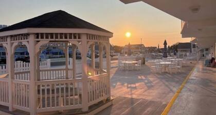 No cleaning fee! Sunny Wildwood Crest condo! Perfect spot, 1 block to beach ☀️🌊