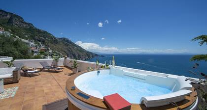 Villa Albatros - Stunning 2 Floors Villa for Large Groups