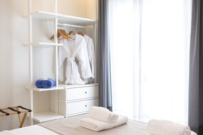 1 bedroom, in-room safe, desk, iron/ironing board