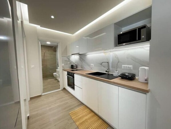 Fridge, microwave, oven, dishwasher
