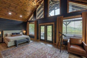 1 bedroom, iron/ironing board, free WiFi, bed sheets - Couples Mountain Getaway with Stunning Views, Private Hot Tub, and Fire Pit (Sevierville)