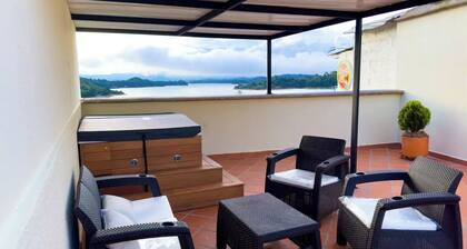 Modern-jacuzzi- terrace-parking-ascensor
