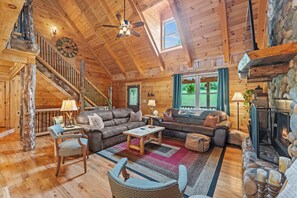 Smart TV, fireplace, DVD player, table football - Rustic Ridge Lodge Cabin Rental, Family Friendly - Game Room, Hot Tub, Sauna, 2 Fireplaces & 2 Outdo... (Rockbridge)