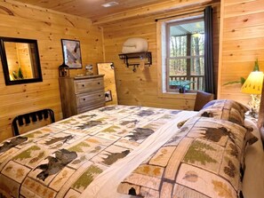 5 bedrooms, desk, iron/ironing board, travel cot