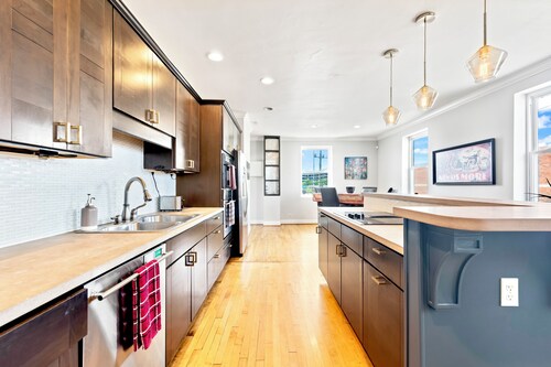 Luxe Downtown Birmingham Retreat by Railroad Park!