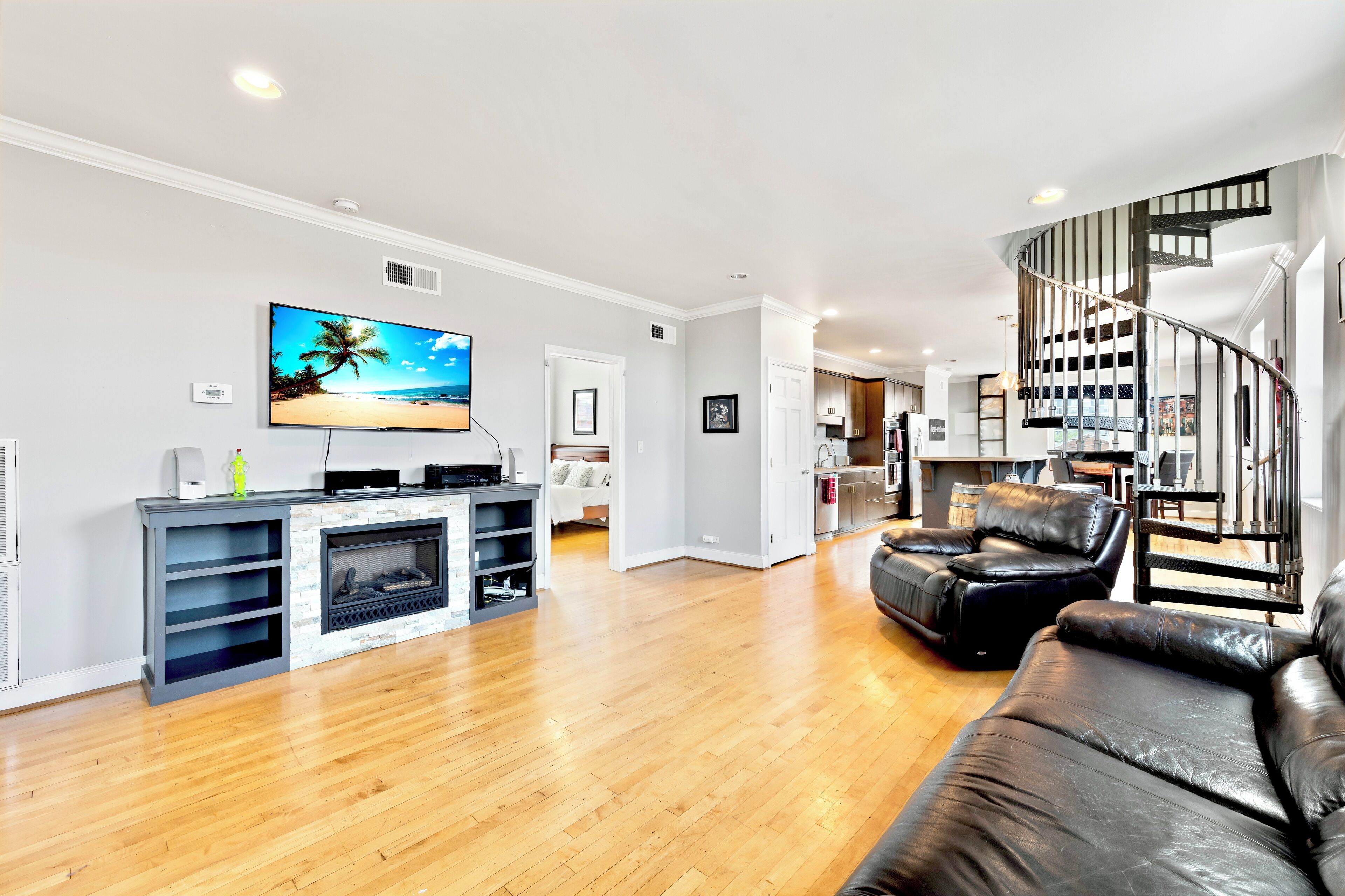 Luxe Downtown Birmingham Retreat by Railroad Park!