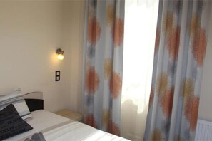 1 habitación, wifi y ropa de cama