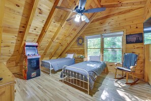 3 bedrooms, internet, bed sheets - Riverfront Ellijay Cabin w/ Deck + Pool Access! (Ellijay)