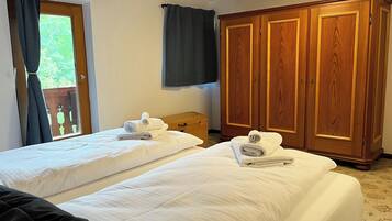 3 Schlafzimmer, Bügeleisen/Bügelbrett, Reisekinderbett, kostenloses WLAN