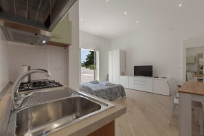 Kühlschrank, Ofen, Herdplatte, Geschirrspüler