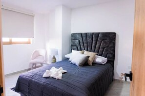 3 bedrooms, WiFi, bed sheets - apt watape- parking lot 202
 (Guatape)