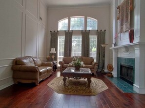 Smart-TV, Kamin, Drucker