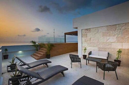 Condo Nova /Modern 2 Bedroom w/Pool