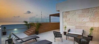 Condo Nova /Modern 2 Bedroom w/Pool