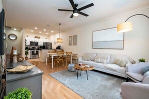 Living area - Amazing renovated Town House very well located!!!
 (Kissimmee)