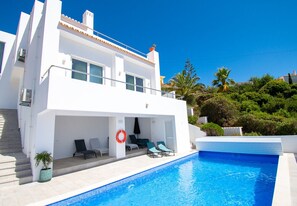Pool - Casa Cubo Superbly Situated 6 Bedroom Villa (Carvoeiro)