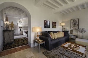 Appartement | Cuisine privée | Grand réfrigérateur, micro-ondes, four, plaque de cuisson