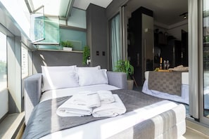 Apartment | Individually furnished, desk, free WiFi, bed sheets - Oscar Freire - Condomínio Glass VN (São Paulo)