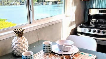 The Bermuda | Private kitchen | Fridge, microwave, stovetop, coffee/tea maker