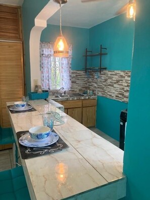 Fridge, microwave, oven, coffee/tea maker - YanceyLargoEstate-Newly Built 1 Bedroom Suite by RedAwning (Montego Bay)