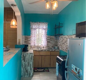 Fridge, microwave, oven, coffee/tea maker - YanceyLargoEstate-Newly Built 1 Bedroom Suite by RedAwning (Montego Bay)